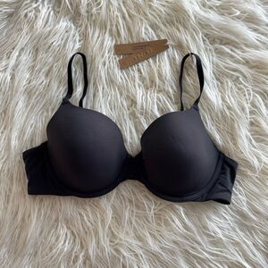 Skims Fits Everybody T-shirt Bra Onyx Size 38B